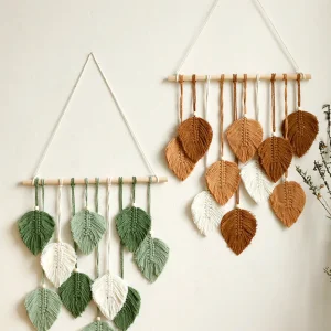 Decoratie woonkamer accessoires - Macramé bladeren wandhanger in groen en bruin